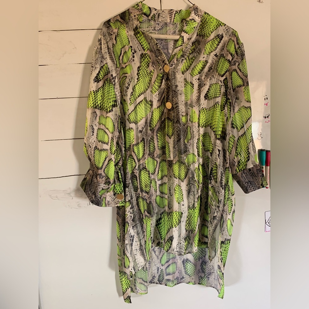Long snakeskin pattern kimono style pullover